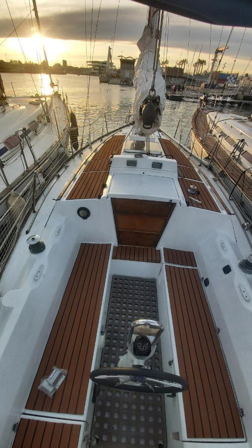 Отель Velero En Puerto De Valencia - E&M Boats Экстерьер фото