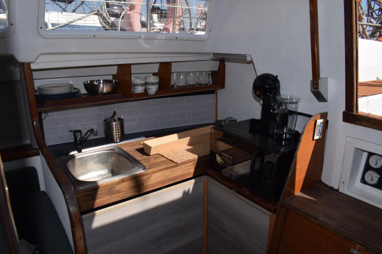 Отель Velero En Puerto De Valencia - E&M Boats Экстерьер фото