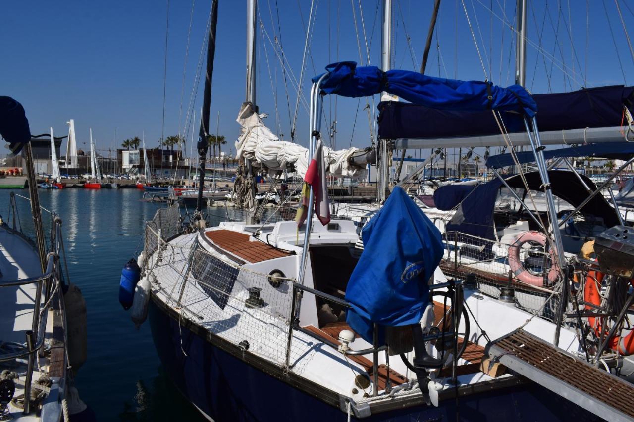 Отель Velero En Puerto De Valencia - E&M Boats Экстерьер фото