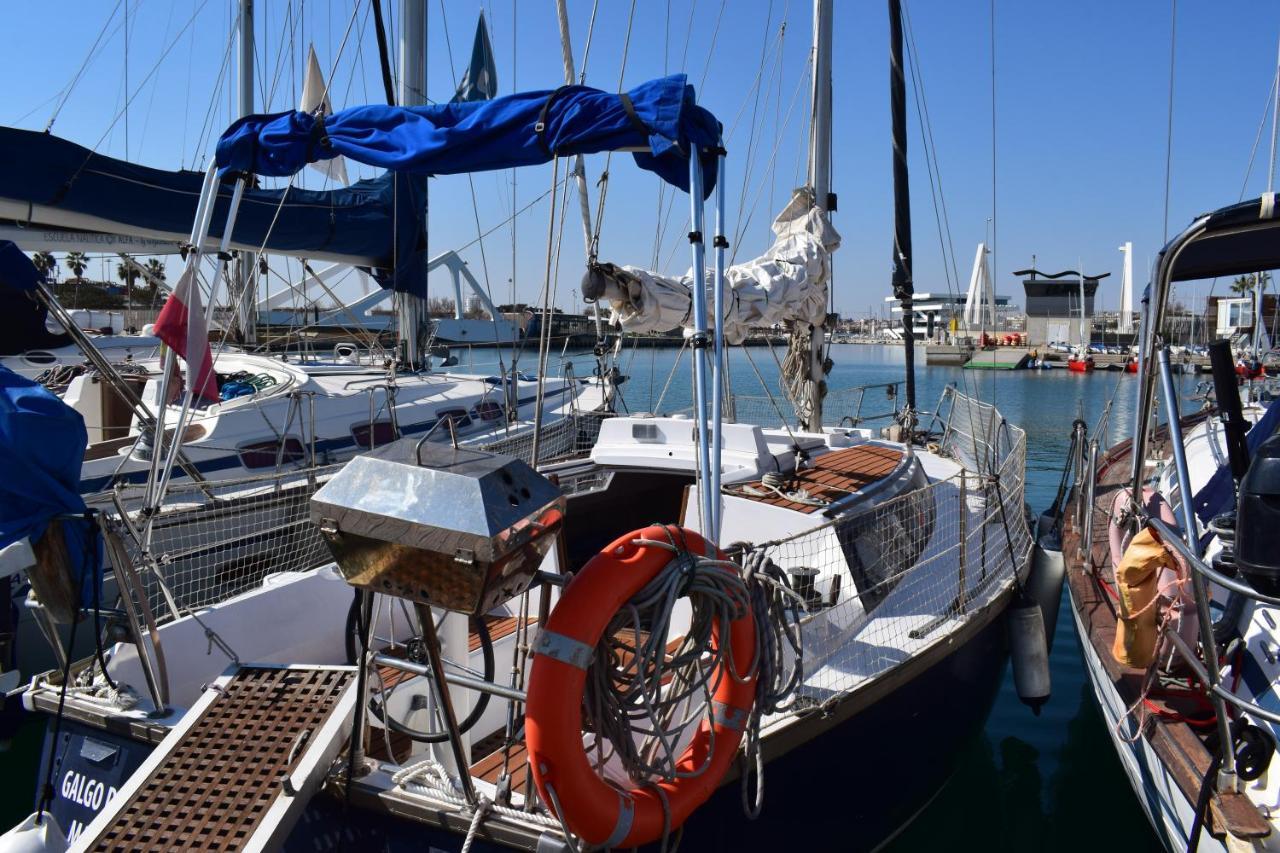 Отель Velero En Puerto De Valencia - E&M Boats Экстерьер фото